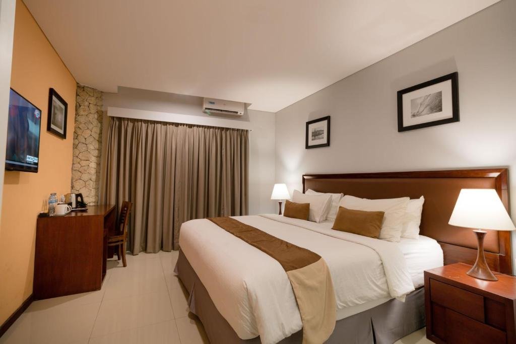 Gallery 1 - Kutabex Beach Front Hotel